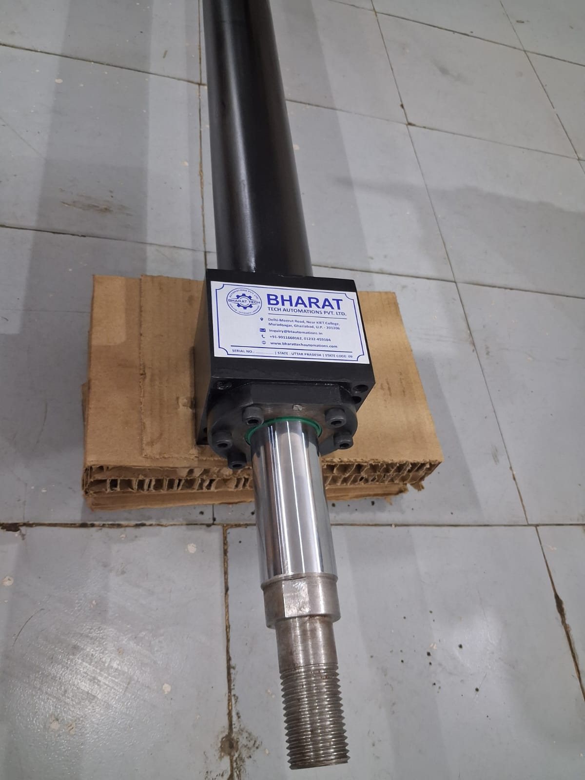 Custom hydraulic cylinder manufactured by BTAPL